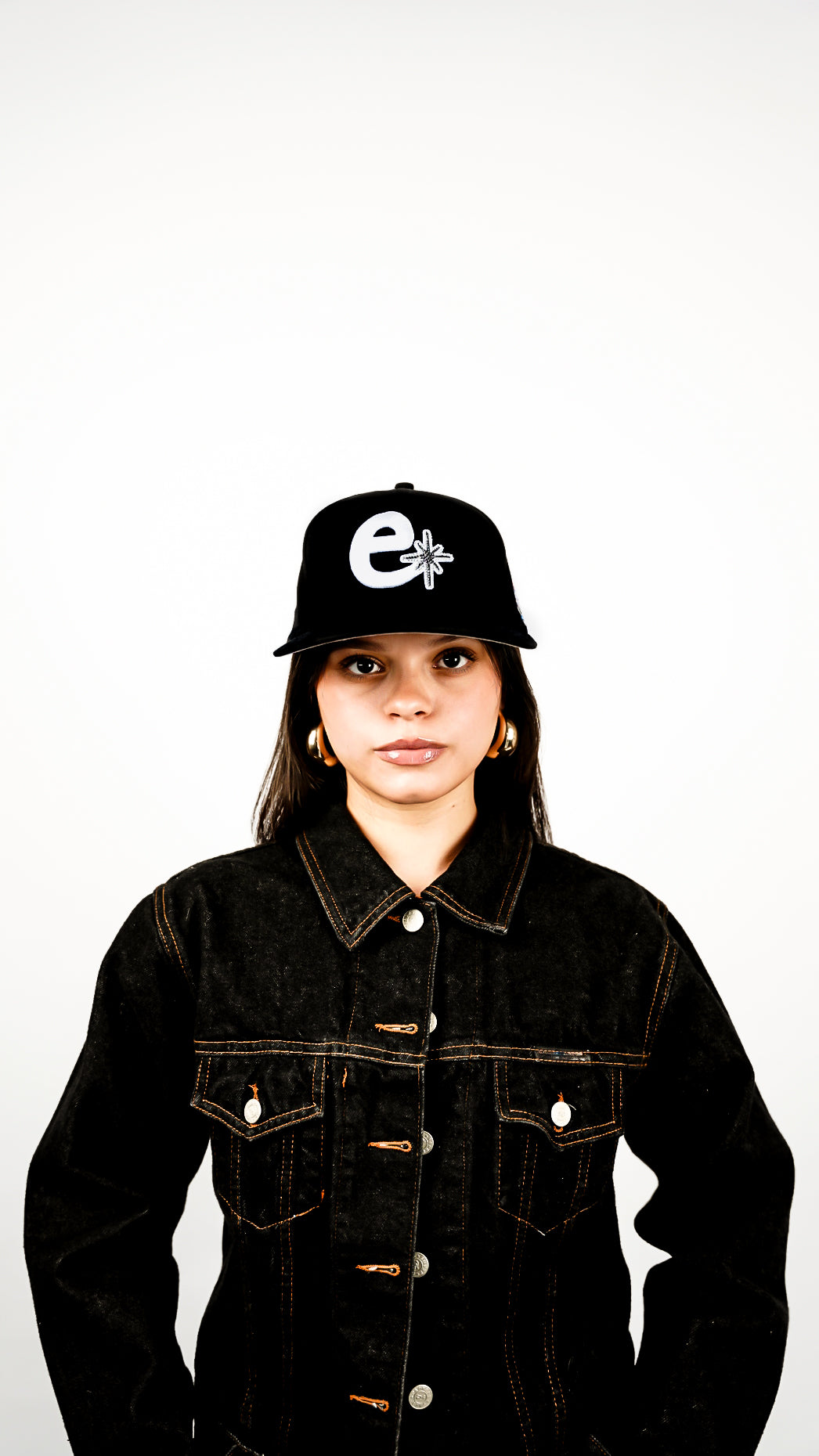 Radiance Fitted - Black/White